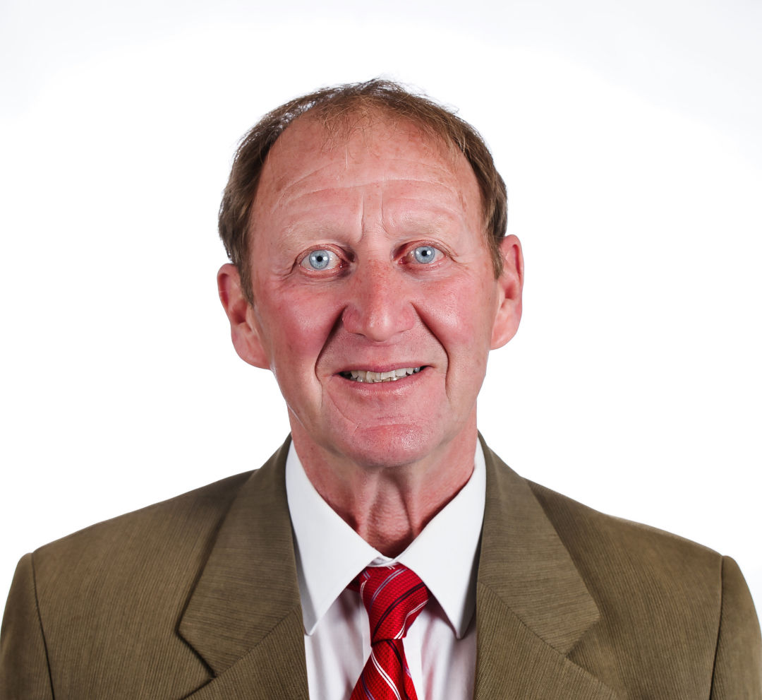 Male corporate headshot taken at JPH Studio